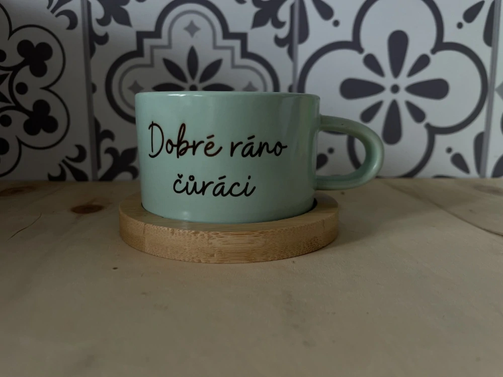 Šálek makronka zelená Dobré ráno čůráci II JAKOST