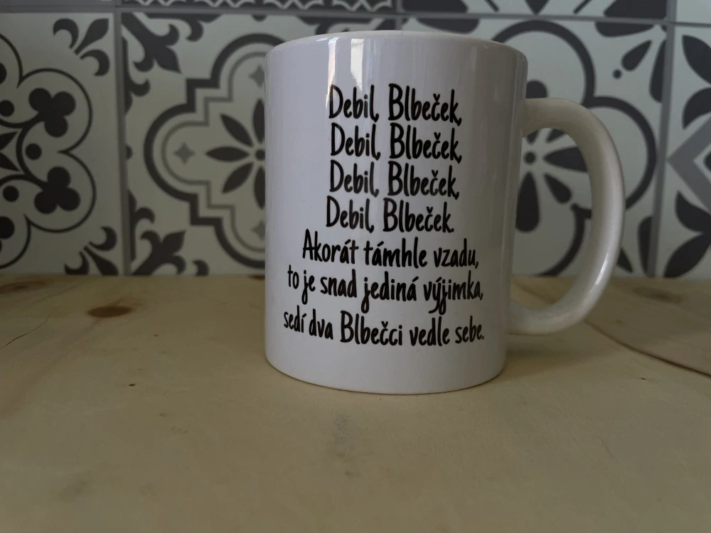 Keramický hrnek Debil Blbeček II. jakost