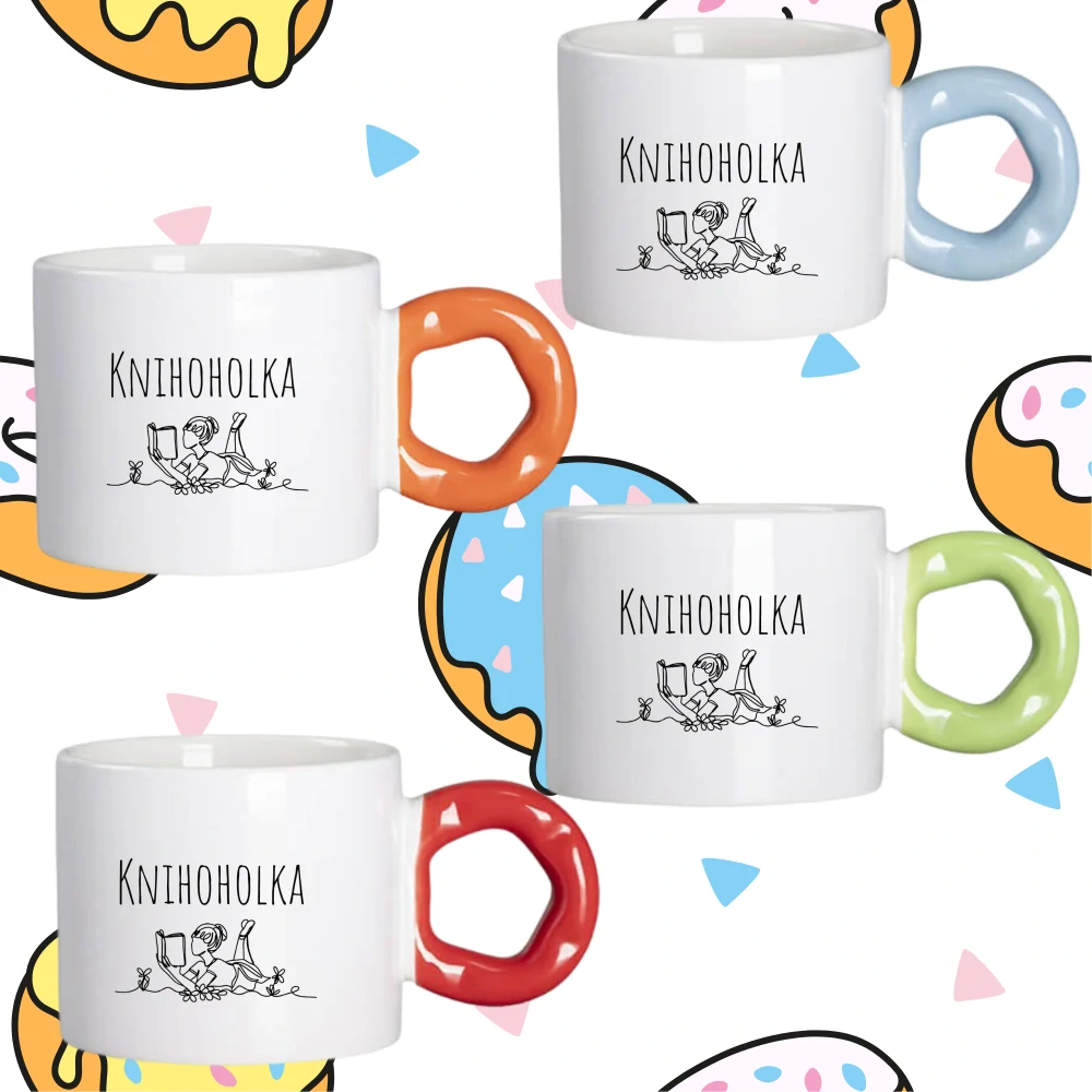 Hrnek Koblížek s koblihovým (donut) uchem Knihoholka