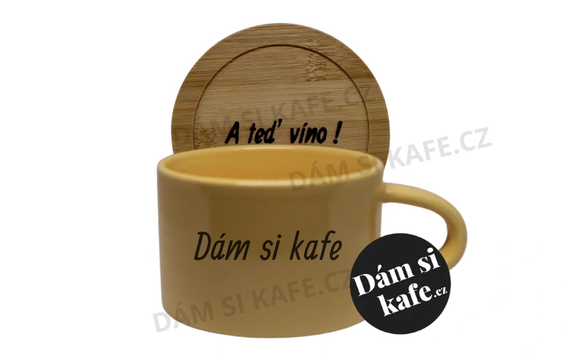 Šálek makronka Dám si kafe a teď víno s gravírovaným podšálkem