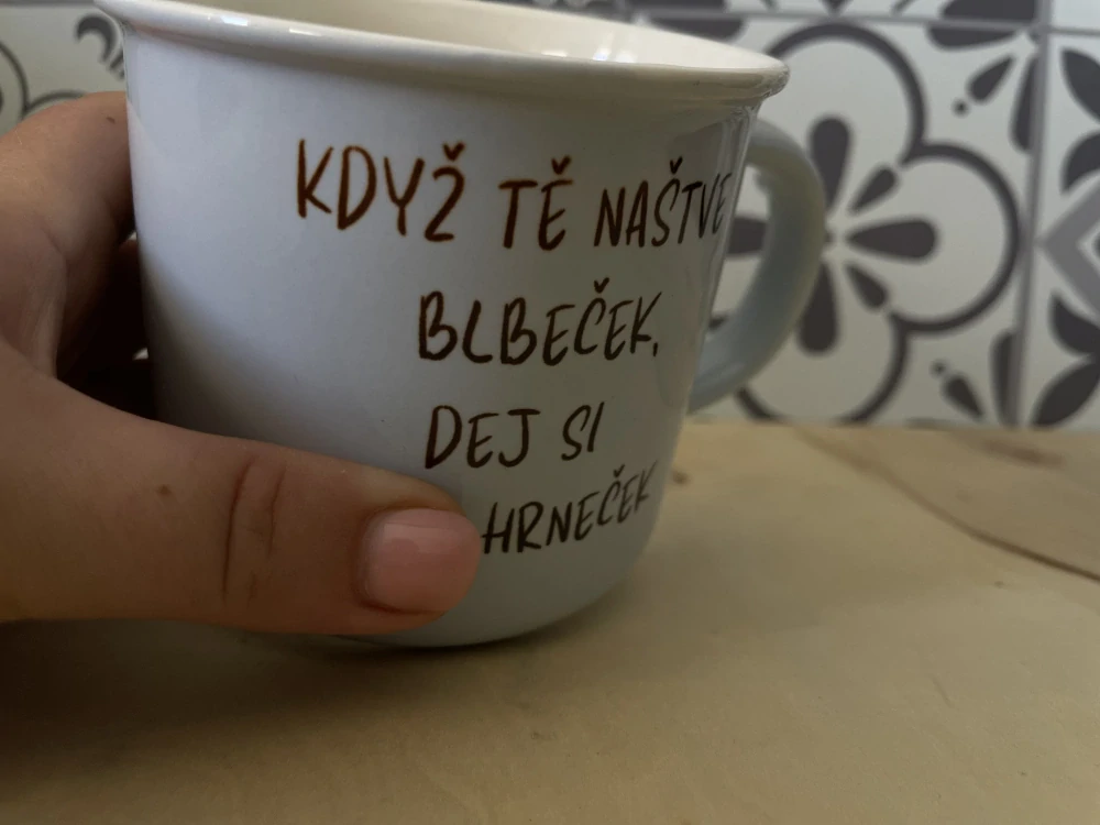 Barevný hrnek Modrý Když tě naštve blbeček dej si kávy hrneček DRUHÁ JAKOST