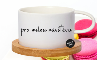 Šálek makronka pro milou návštěvu