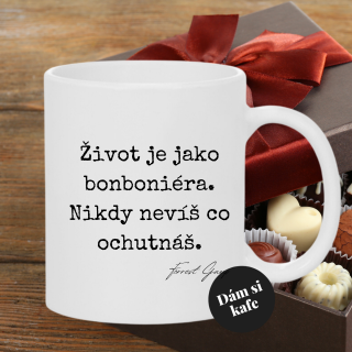 Keramický hrnek Život je jako bonboniéra