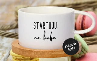 Šálek makronka Startuju na kafe