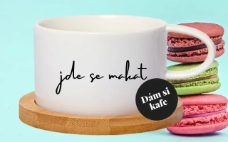Šálek makronka jde se makat