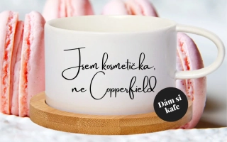 Šálek makronka Jsem kosmetička, ne Copperfield