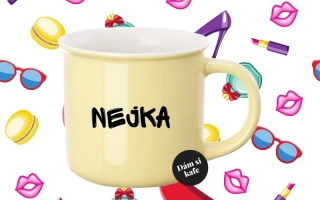 Barevný hrnek Nejka
