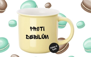 Barevný hrnek Proti debilům
