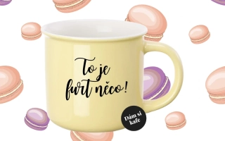 Barevný hrnek To je furt něco