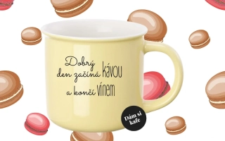 Barevný hrnek Dobrý den začíná kávou a končí vínem