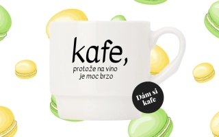 Stohovatelný hrnek Kafe, protože na víno je moc brzo