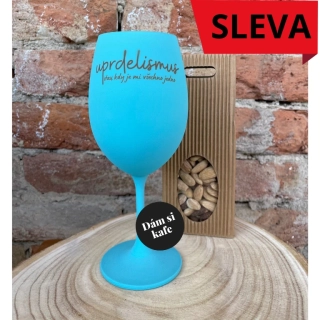 Barevná sklenka na víno modrá Uprdelismus