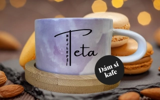 Šálek makronka fialová Nejlepší teta