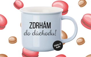 Barevný hrnek Zdrhám do důchodu