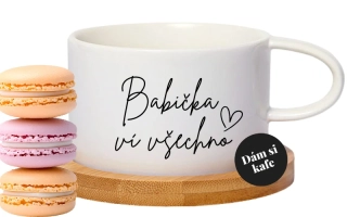 Šálek makronka Babička ví všechno