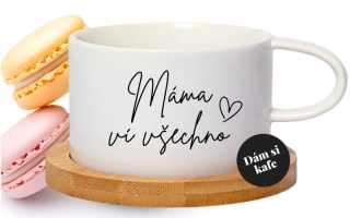 Šálek makronka Máma ví všechno