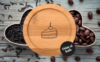 Bambusový podšálek s gravírovaným dortem