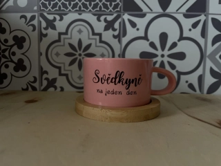 Šálek makronka RŮŽOVÁ Kamarádka svědkyně II. JAKOST