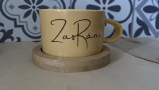 Šálek makronka žlutá ZasRáno II. JAKOST